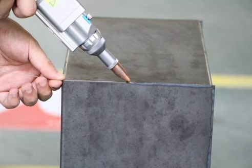 创琦激光科技生产的手持式激光焊机有哪些特点和优势？